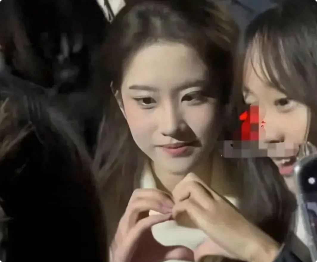 刘亦菲相似脸，女大学生意外爆红，广告业新星