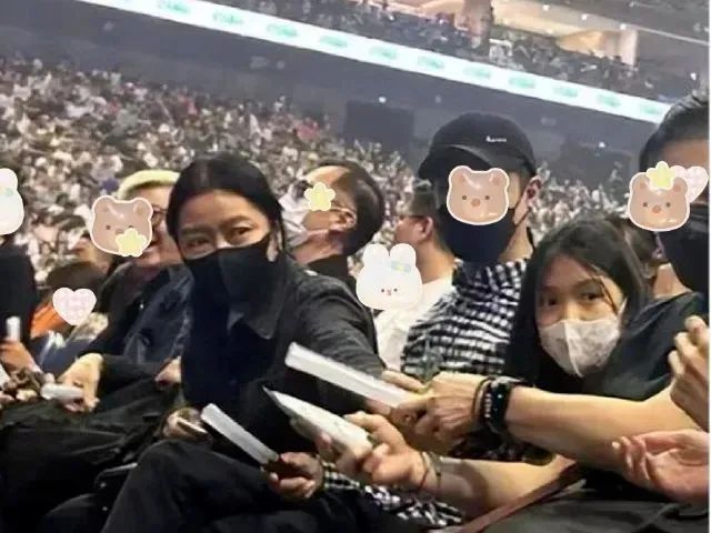 刘德华女儿近照美翻天,12岁已是颜值担当