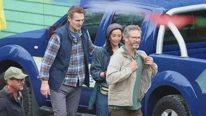 范冰冰东京聚餐：皮肤透亮，狐狸眼魅惑全场