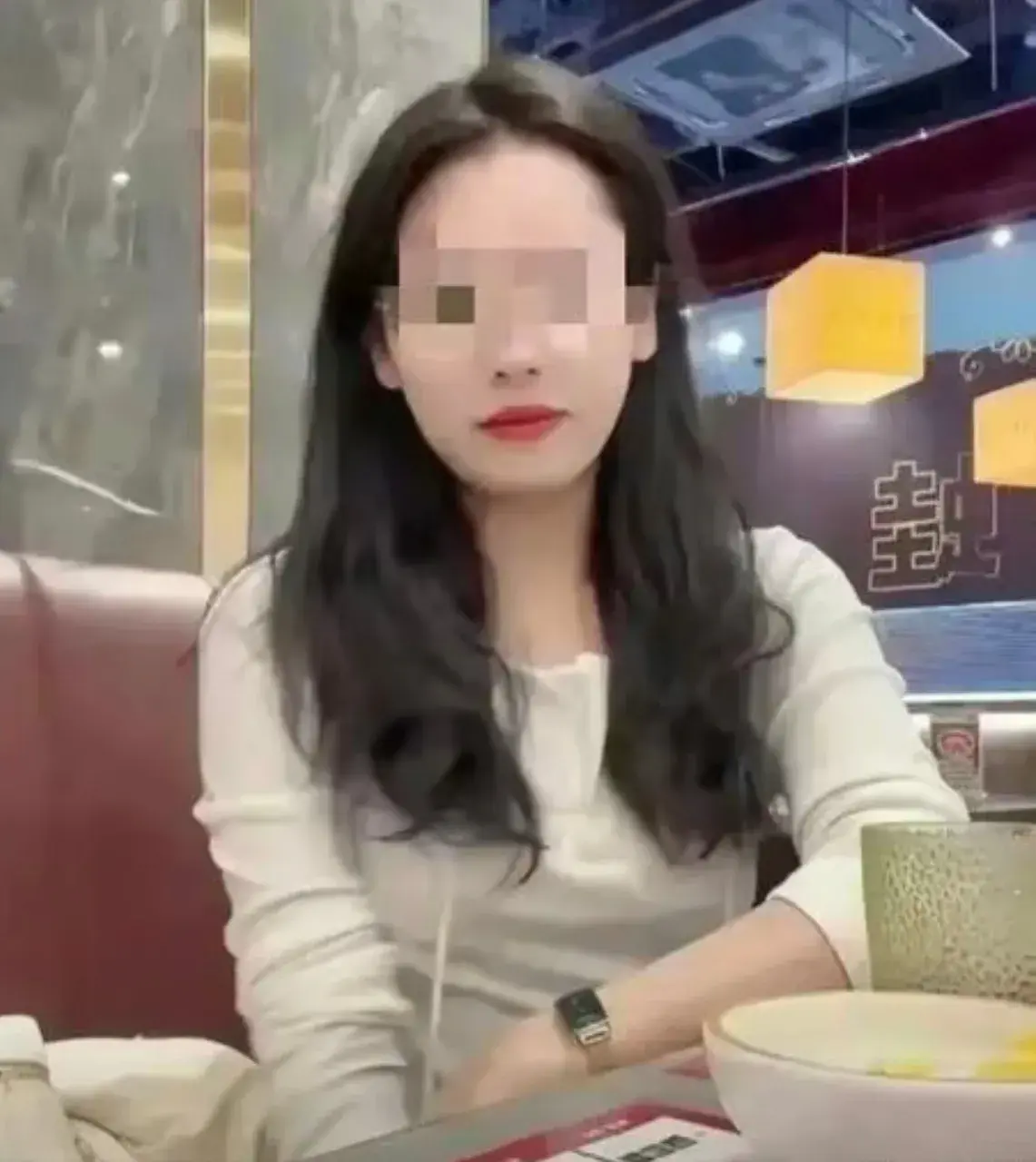 吃瓜!上海女律师出轨上司,不雅视频曝光,网友直呼太辣眼!