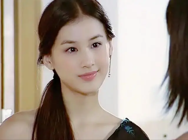 黄圣依出道时的清纯照片,美得让人心动