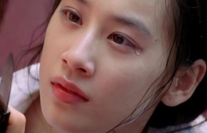 黄圣依出道时的清纯照片，美得让人心动