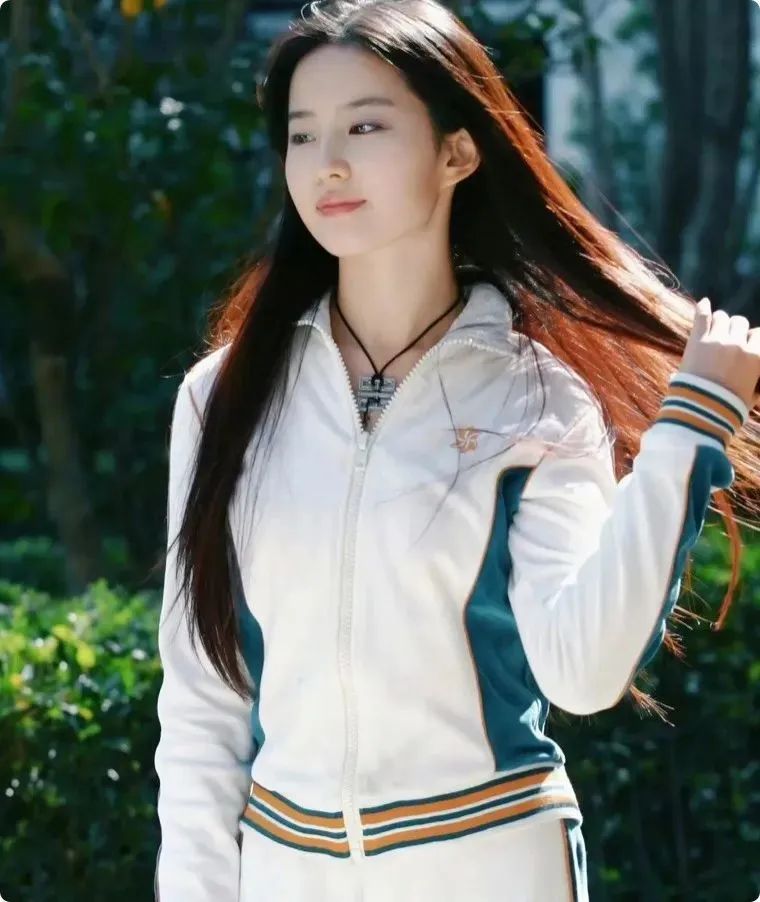 刘亦菲相似脸，女大学生意外爆红，广告业新星